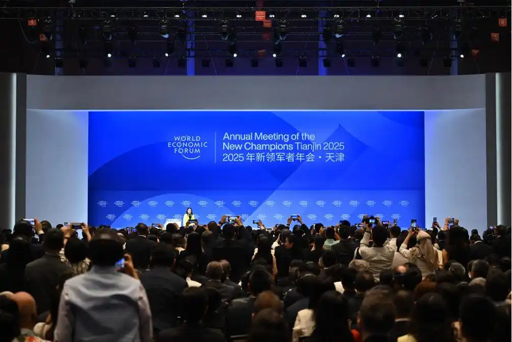 長順集團亮相2025夏季達沃斯：以綠色化學創新驅動全球低碳轉型，共繪可持續發展新篇章